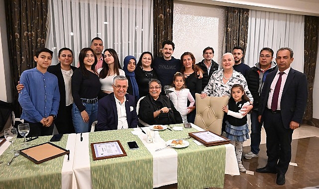 Belediye Başkanı Topaloğlu'nun tiyatro oyuncularına iftar yemeği – GÜNDEM