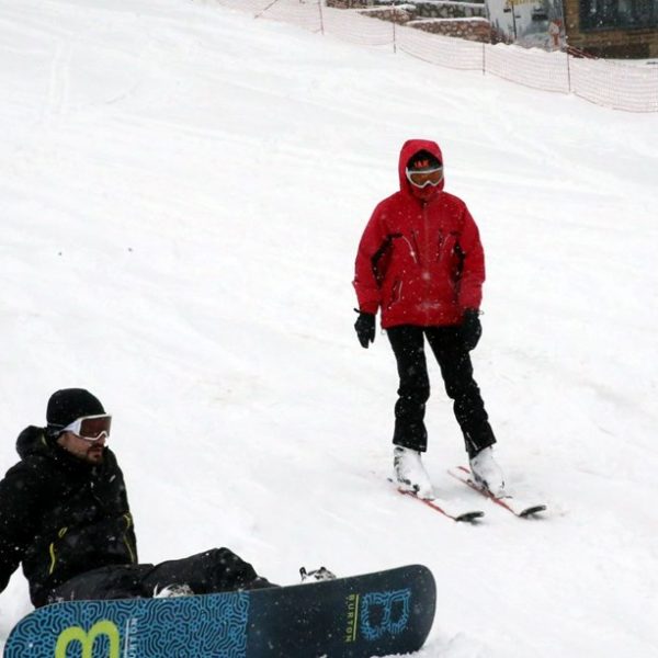 Mart ayında Ilgaz Yurduntepe Kayak Merkezi'nde kayak yapabilirsiniz.