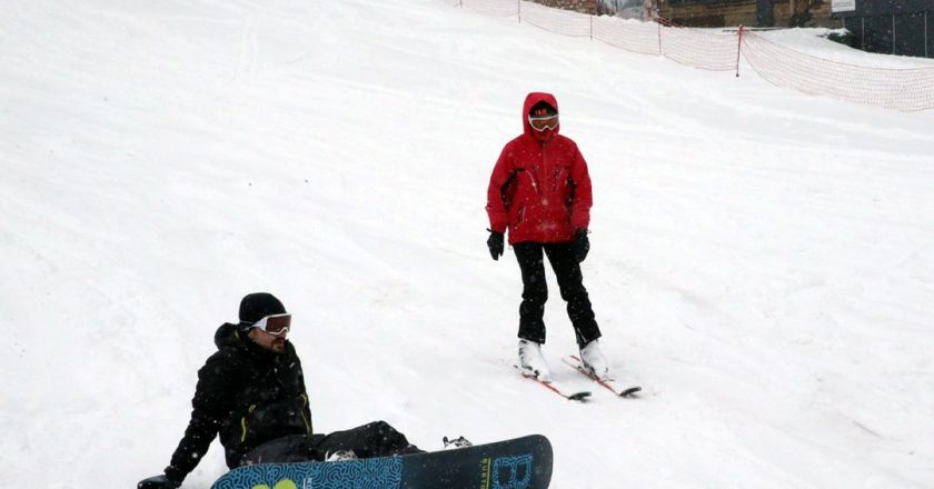 Mart ayında Ilgaz Yurduntepe Kayak Merkezi'nde kayak yapabilirsiniz.