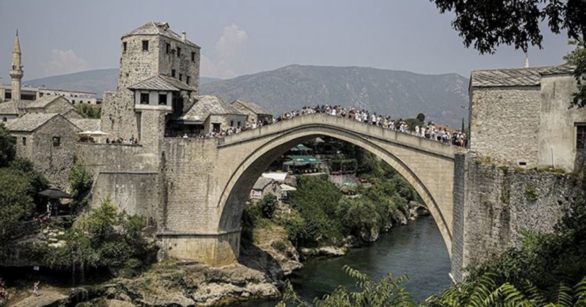 Bosna Hersek'in incisi: Mostar Köprüsü