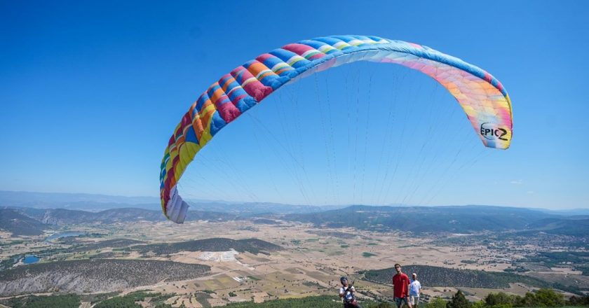 Bilecik Meryem Dağı'nda yamaç paraşütü etkinliği başladı