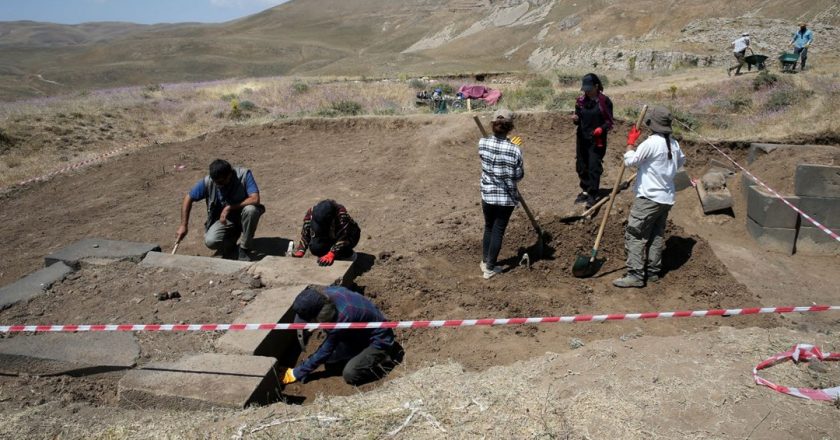 Bitlis'teki Urartu kalesinde yeni buluntular ortaya çıkarıldı