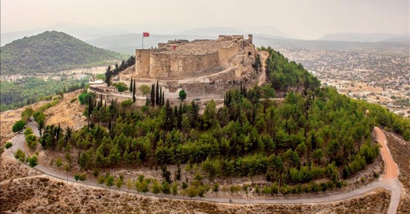 Silifke Kalesi'nde arkeolojik çalışmalar hız kazandı