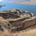 Hasankeyf'te yapılan kazılarda bin yıllık askeri yapının kalıntıları ortaya çıktı.