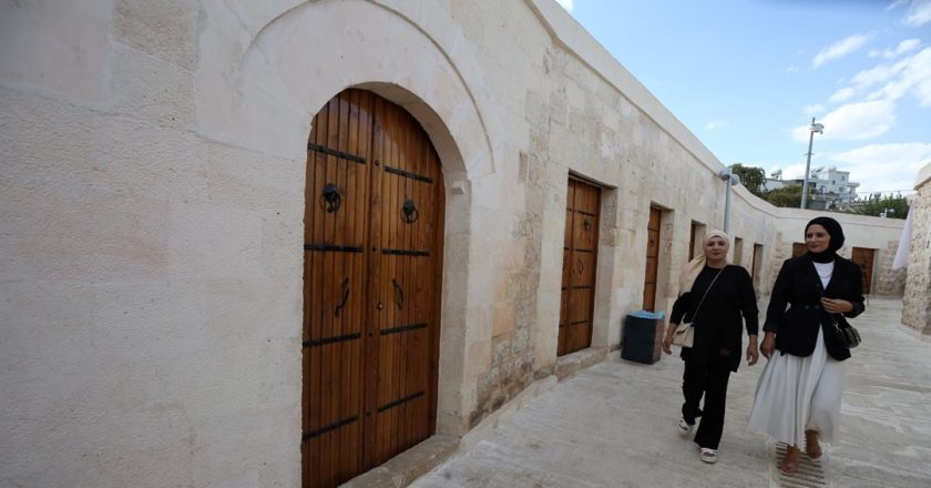 Mardin'de restore edilen 400 yıllık Süryani çarşısı açıldı