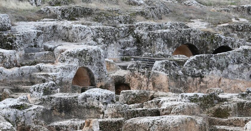 Perre Antik Kenti’nde 1800 yıl önceki üzüm atölyesi yeniden canlandırılacak