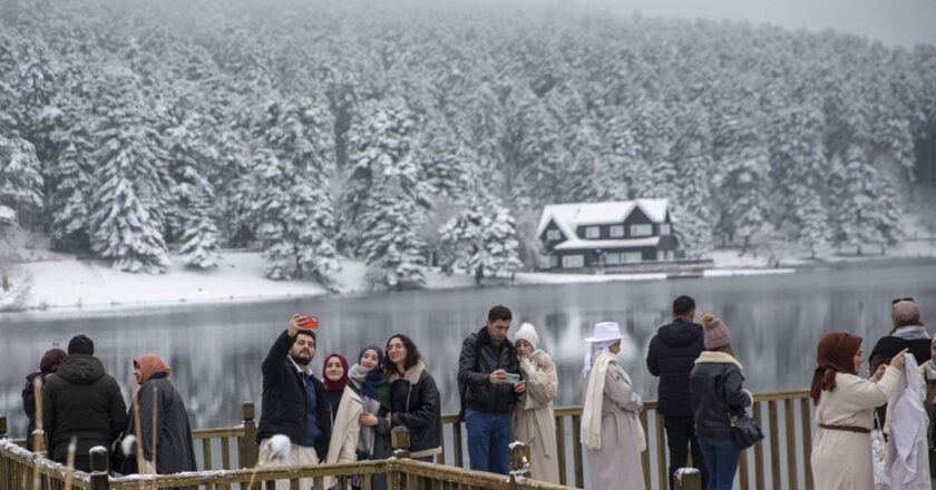 Gölcük Tabiat Parkı manzarasının keyfini çıkardılar