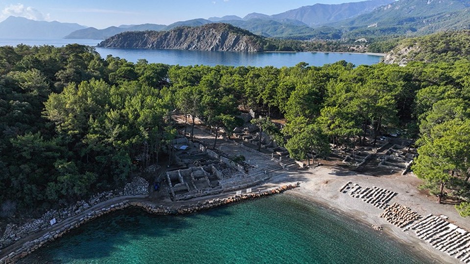 Antik Phaselis kentindeki kazılarda kutsal ve adak heykelleri bulundu - 2