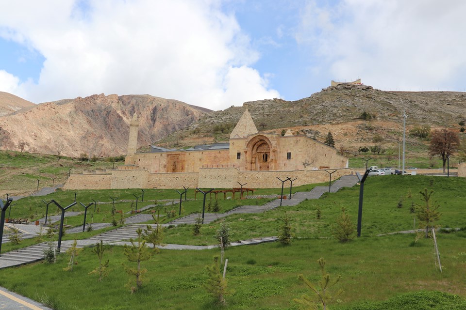 Divrvi Ulu ve Daruşifasi Camii ziyaretçileri - 2