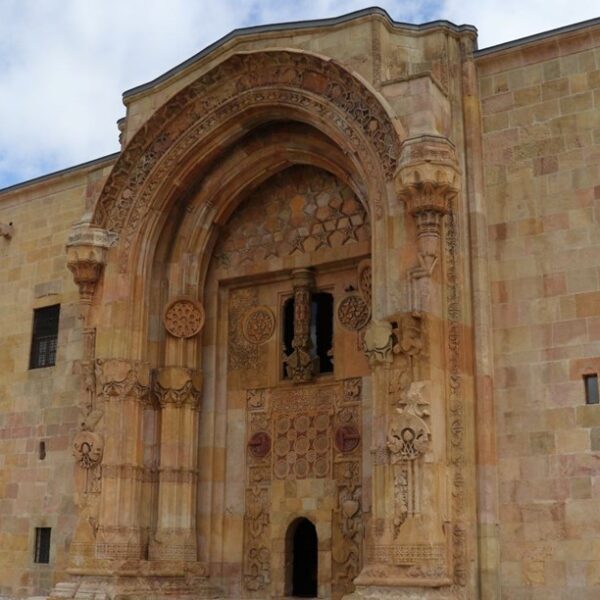 Divriği Ulu Camii ve Darüşşifası’na ziyaretçi akını