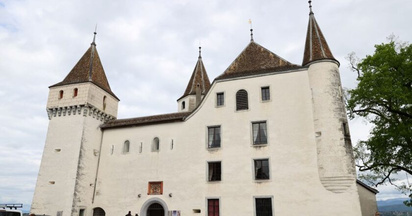 Liman kenti Nyon turistlerin odak noktası