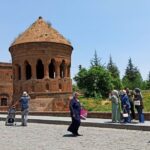 Açık hava müzesi Ahlat’ta bayram yoğunluğu