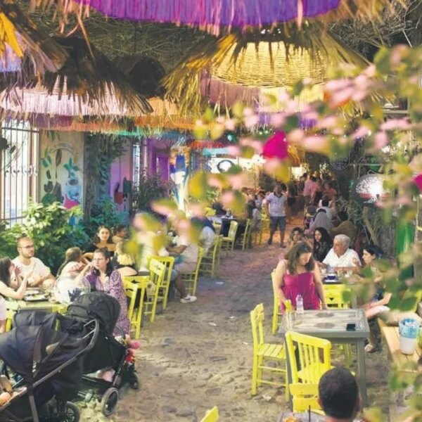 Ayvalık kollarını açtı bekliyor – Turizm Haberleri