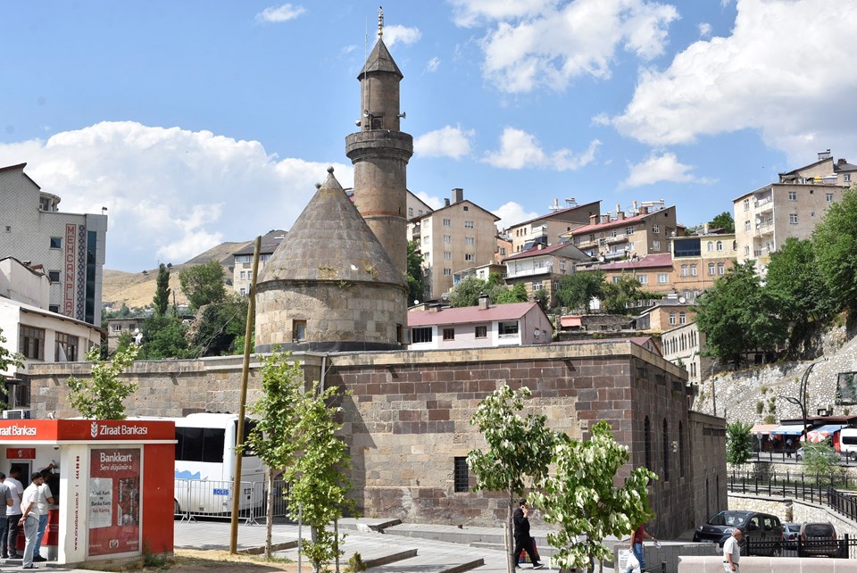 Cami Hazo Khan ve Bitlis Reopen'de Hacı Begiye - 2