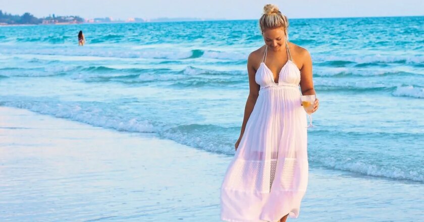 2025 tatil bavulu trendleri: Hasır şapkalar mini paletler döndü