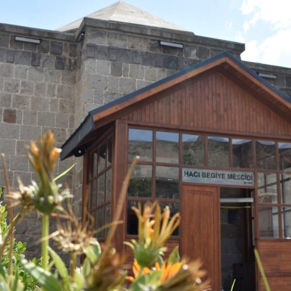 Bitlis’teki Hazo Hanı ve Hacı Begiye Camisi yeniden açıldı