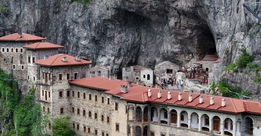 Sümela Manastırı’na turist akını | N-Life