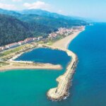 Rüzgârın fısıltısında bir ilçe Abana