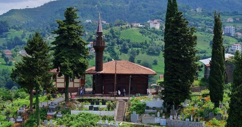Trabzon’un yüzlerce yıllık camileri görenleri hayran bırakıyor