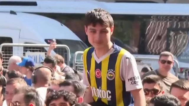 Galatasaray kutlamasına Fenerbahçeli taraftar damga vurdu!